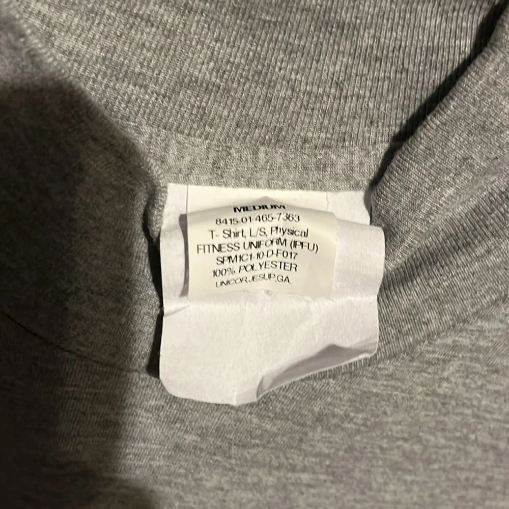 Vintage U.S. Army PT Physical Fitness Uniform Turtleneck Shirt United States - Picture 4 of 6